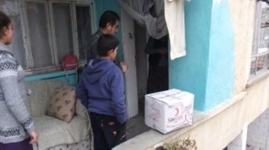 Bahşılı Kızılay Temsilciliği, ihtiya&ccedil; sahiplerini sevindirdi