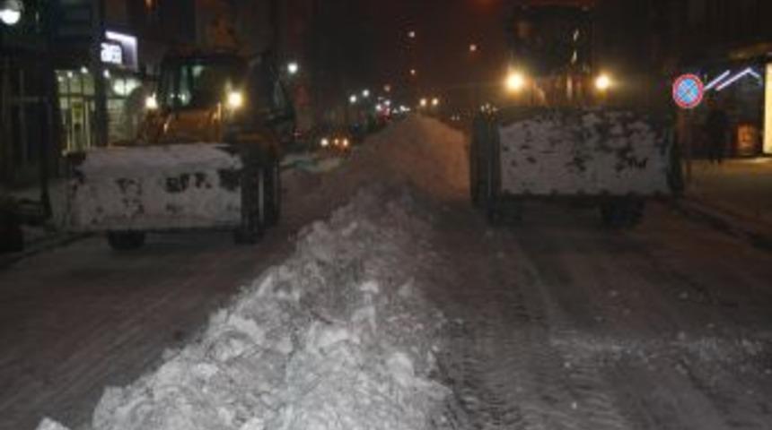 Kars'ta kar, 71 k&ouml;y yolunu ulaşıma kapattı