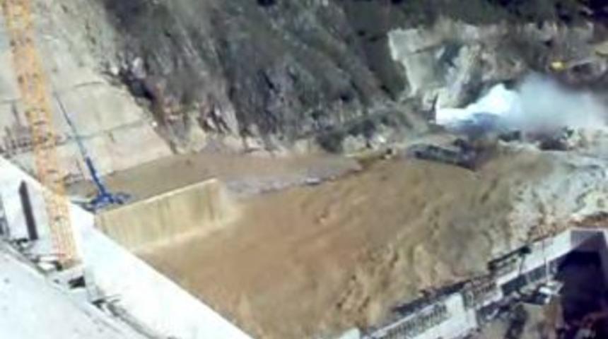 Soğuk hava G&ouml;kdere Barajındaki arama &ccedil;alışmalarını zorlaştırıyor