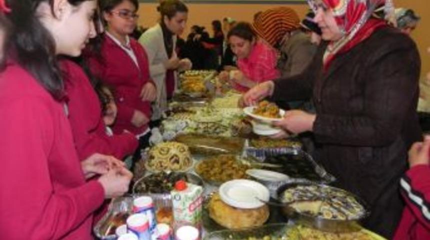 Veliler, 5 kardeş okul yararına kermes d&uuml;zenledi