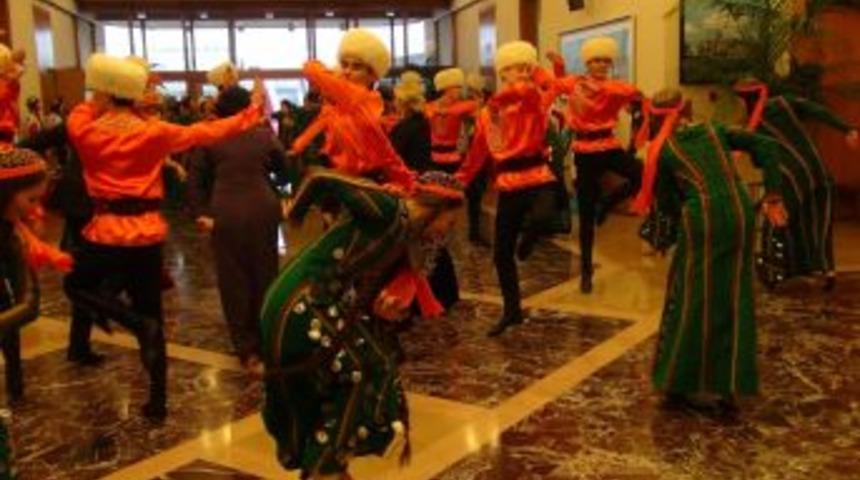 Berdimuhammedov'a 'danslı' uğurlama