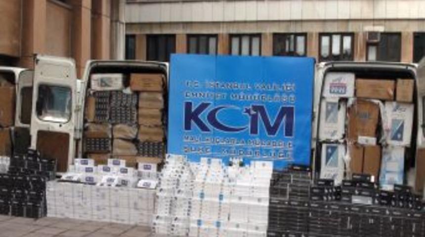 Minib&uuml;slerden yarım milyonluk ka&ccedil;ak sigara &ccedil;ıktı