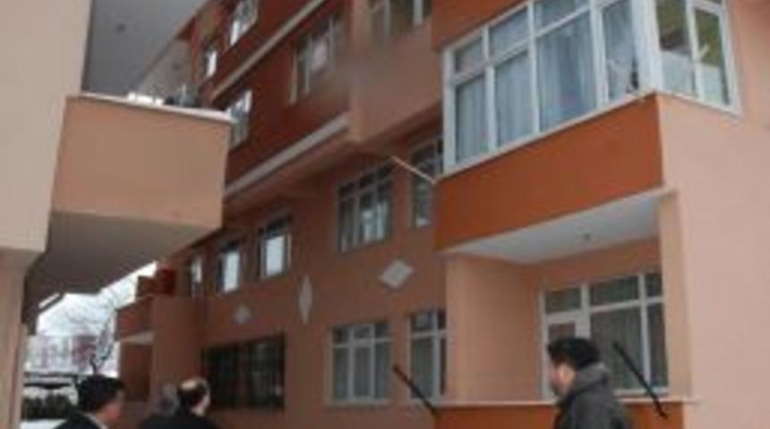 D&ouml;rd&uuml;nc&uuml; kattan atlayan gen&ccedil; kız Zonguldak&rsquo;a sevk edildi