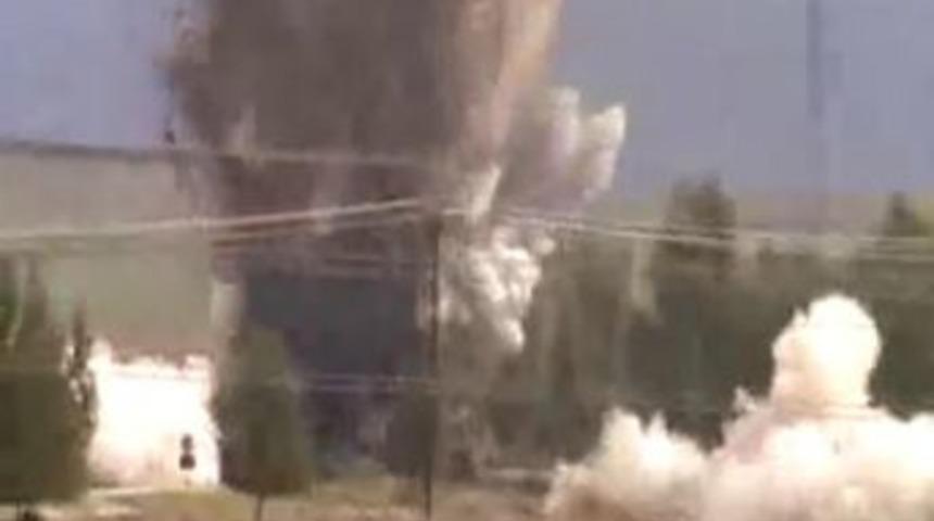 Askeri araca y&ouml;nelik bombalı saldırı kamerada