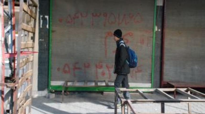 Suriye&rsquo;deki olaylar İranlı turisti ka&ccedil;ırdı, Gaziantep esnafı kepenk kapattı