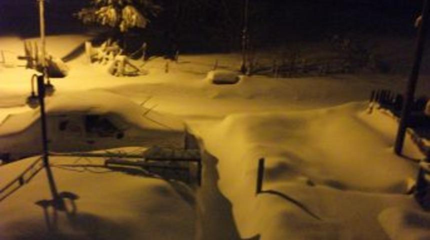 Karab&uuml;k, Eflani'de a&ccedil;ık k&ouml;y yolu yok