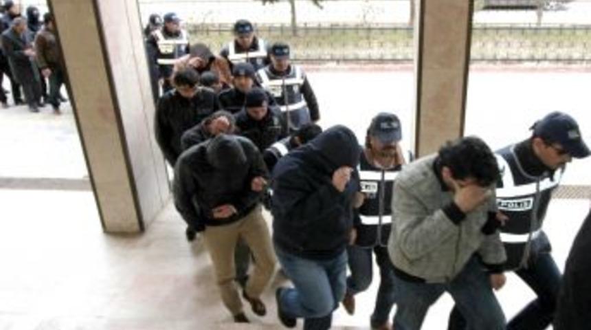 İhale &ccedil;etesi 10 ilde eşzamanlı operasyonla &ccedil;&ouml;kertildi