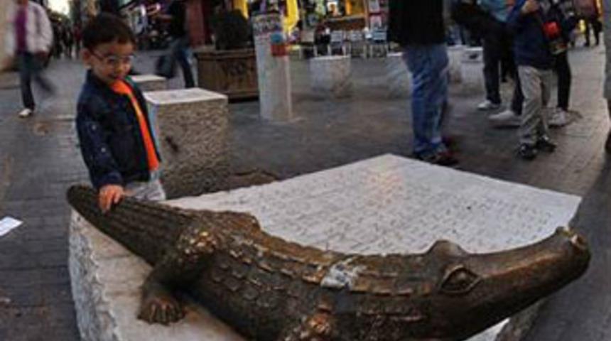 Kadık&ouml;y'de timsah polemiği