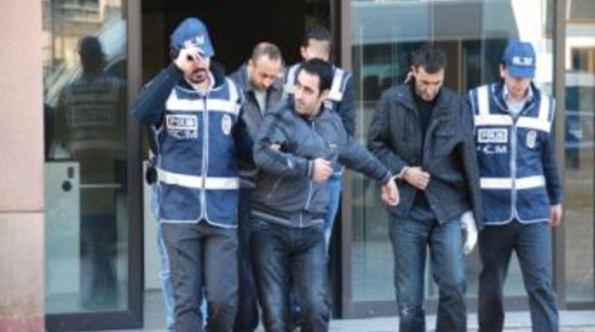 Ter&ouml;r zanlısı uyuşturucu operasyonunda yakalandı