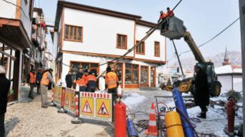 G&uuml;vercin Sokak'ta restorasyon &ccedil;alışmaları tamamlanmak &uuml;zere