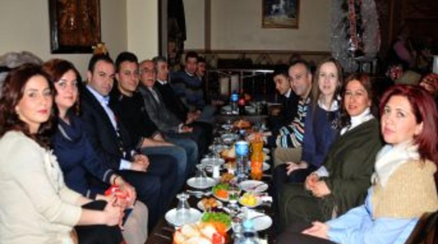 Halk Eğitim Merkezi &ccedil;alışanları kaynaşma yemeğinde bir araya geldi