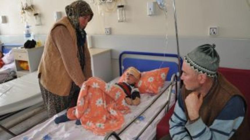 &Ouml;ğrenci servisi şarampole u&ccedil;tu: 3 &ouml;l&uuml;, 20 yaralı