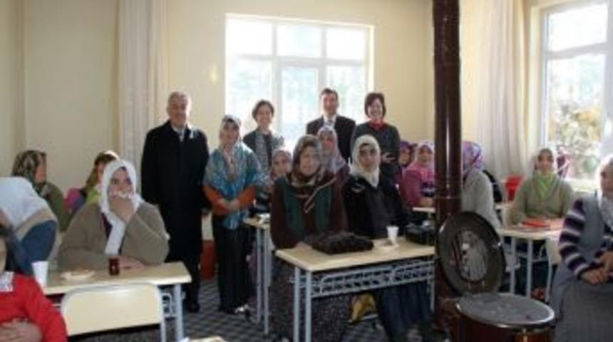 &Ccedil;ubuk&rsquo;ta kadın &ccedil;ift&ccedil;ilere yeşil tarım eğitimi veriliyor