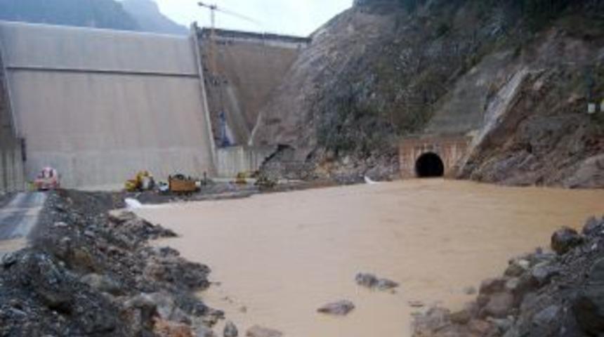 Kozan'da K&ouml;pr&uuml; Barajı iş g&uuml;venliği sorumlusu tutuklandı