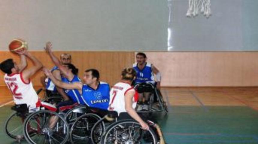7 Ocak Engelliler Takımı galibiyet sevinci yaşıyor