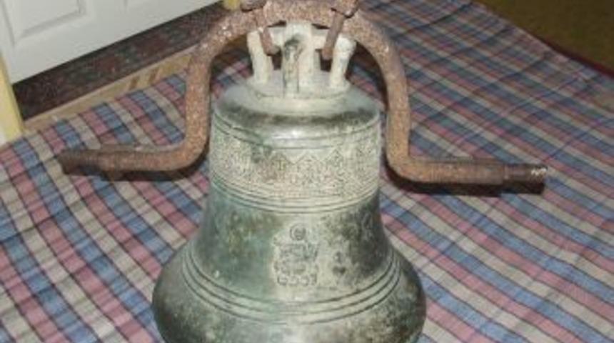 Hz. İsa fig&uuml;rl&uuml; kilise &ccedil;anını satmak isterken yakalandı