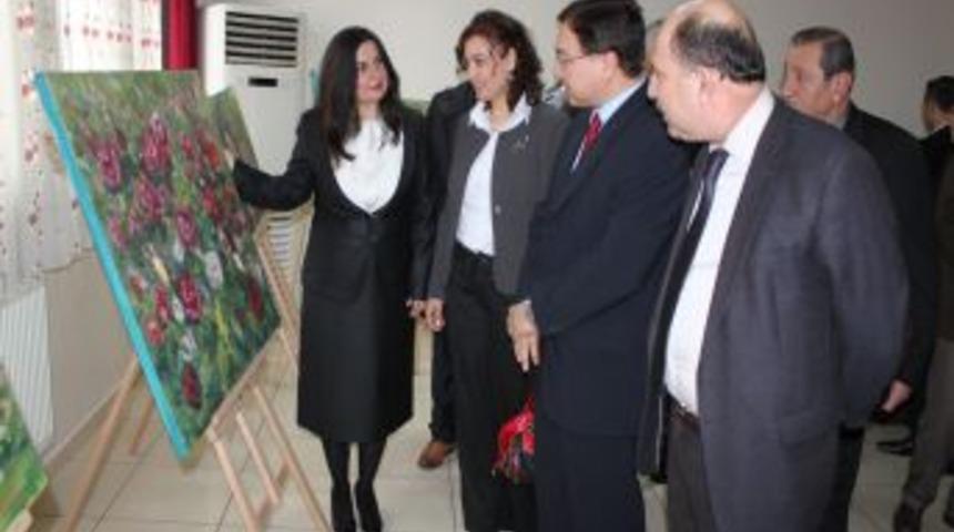 Ressam Hayrunnisa &Ccedil;ift&ccedil;i 14&rsquo;&uuml;nc&uuml; sergisini doğup b&uuml;y&uuml;d&uuml;ğ&uuml; şehirde a&ccedil;tı