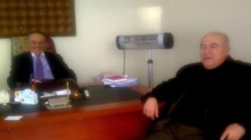 Yerk&ouml;yl&uuml; avukatlar &uuml;cretsiz ders vermek istiyor