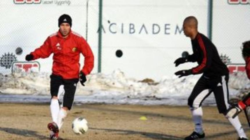 Eskişehirspor Sportif Direkt&ouml;r&uuml; T&uuml;z&uuml;n: Hedefimiz ilk d&ouml;rt