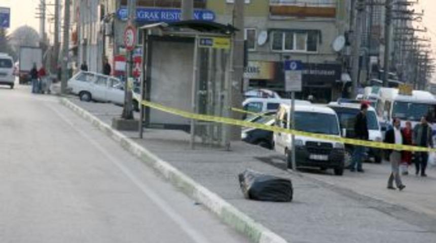 MHP binası &ouml;n&uuml;nde ş&uuml;pheli paket paniği