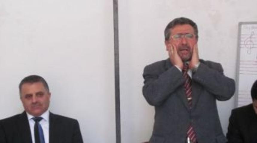 Her ezan i&ccedil;in ayrı makam &ouml;ğreniyorlar