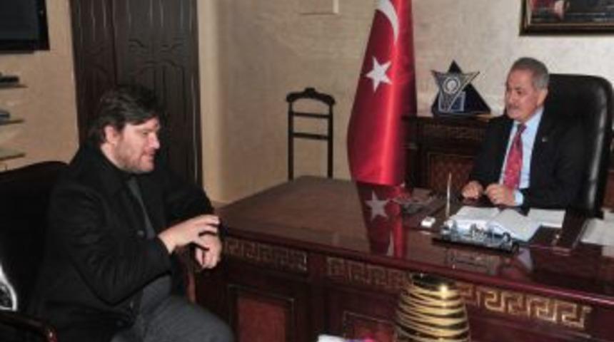 Sanat&ccedil;ı Ahmet Şafak, Başkan Kara&rsquo;yı ziyaret etti