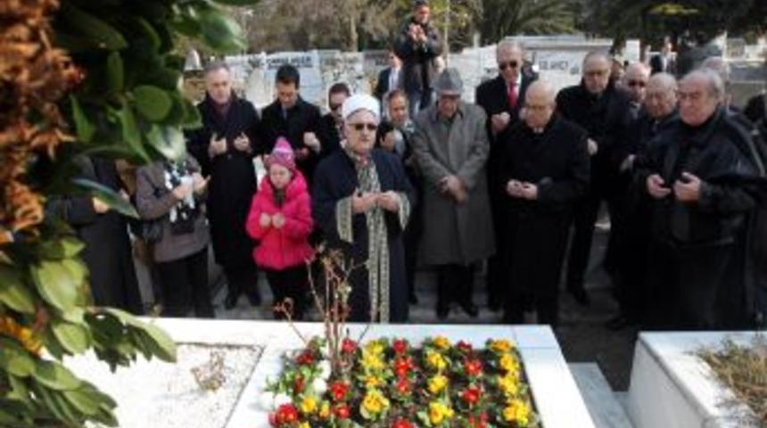 &Ccedil;etin Eme&ccedil; mezarı başında anıldı