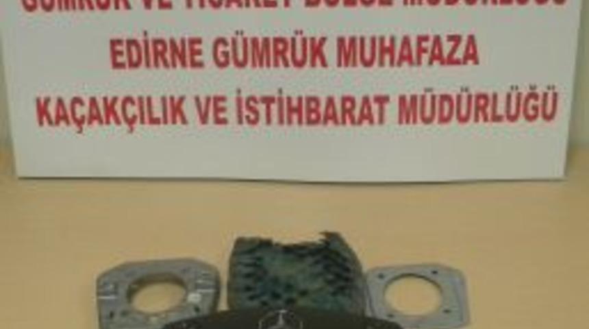 Otomobil direksiyonunda 245 bin TL&rsquo;lik k&uuml;l&ccedil;e altın &ccedil;ıktı