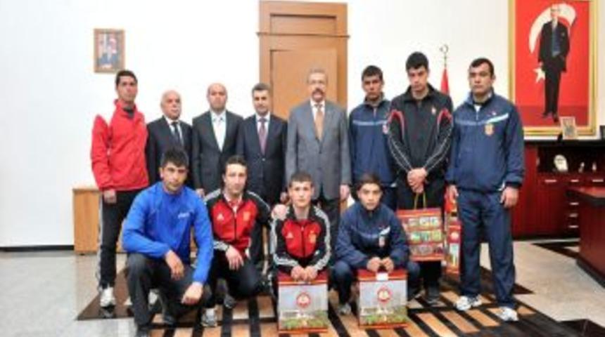 Vali Cerrah: Sporda başarılı olan hayatta da başarılı olur