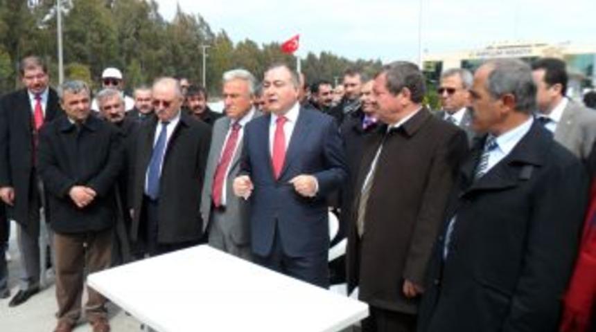 Ramazan Ağar grevdeki iş&ccedil;ilere destek verdi