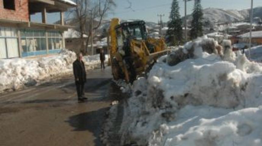 Başkan Alemdar: Karla m&uuml;cadelede yalnız bırakıldık