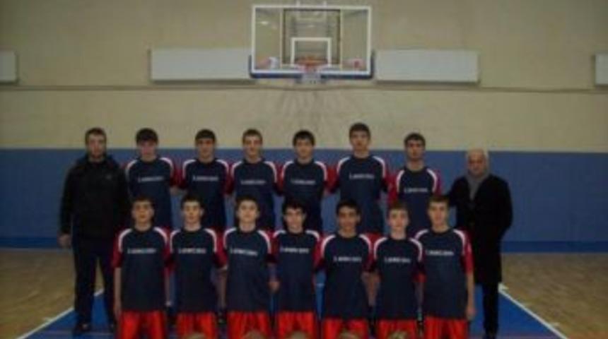 Rize Belediyespor fırtına gibi esti