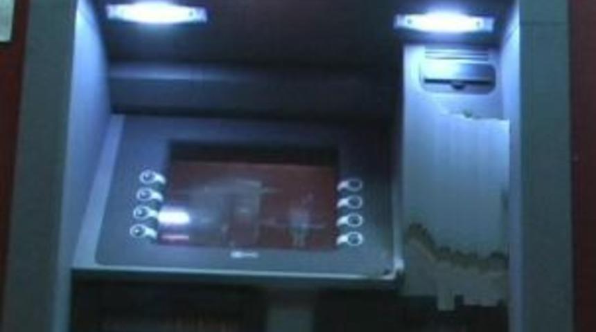 ATM&rsquo;ye pislik s&uuml;rd&uuml;