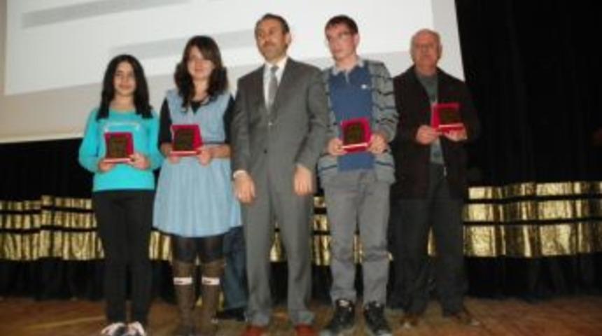 Maltepe en fazla kitap okuyan &ouml;ğrencilerini &ouml;d&uuml;llendirdi