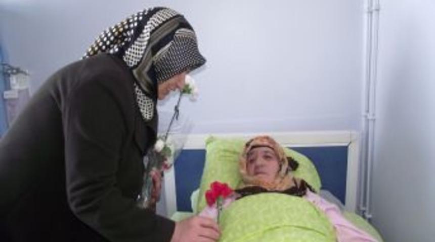 ELVANDER'den kadın hastalara ziyaret