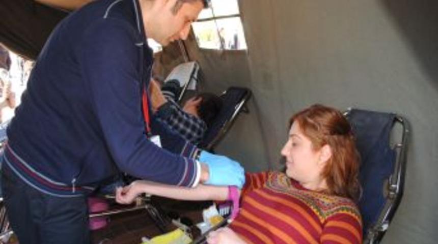 D&uuml;nya Kadınlar G&uuml;n&uuml;'nde kan bağışında bulundular