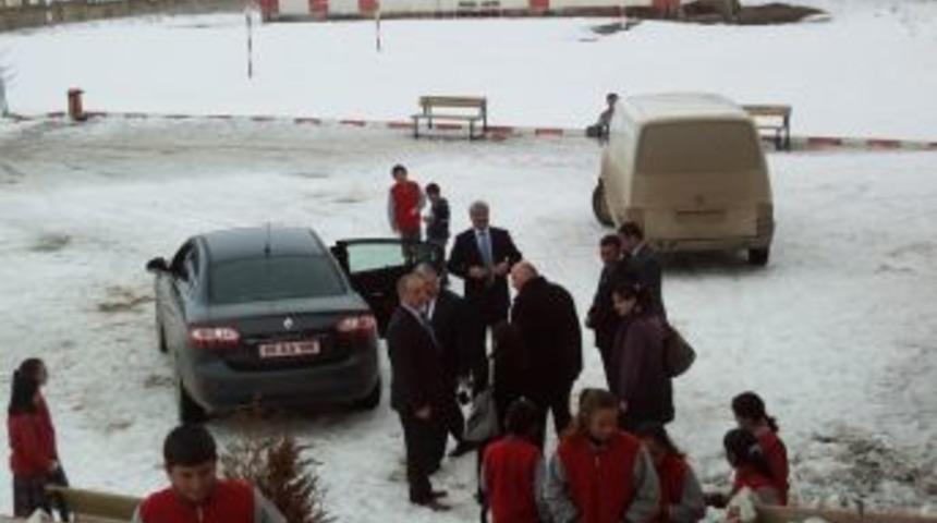 Sorgunlu &ouml;ğrenciler yaşlılarına sahip &ccedil;ıkıyor