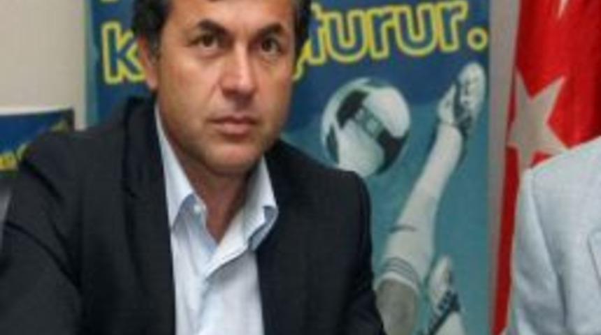 Aykut Kocaman'ın s&ouml;zleşmesi &uuml;&ccedil; yıl uzatıldı