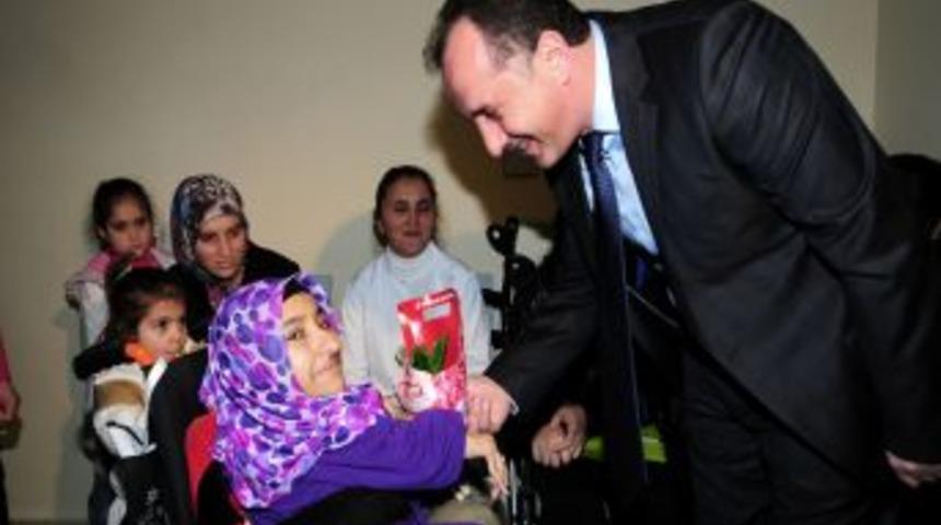 Kadınlar G&uuml;n&uuml;&rsquo;nde engelli anneleri unutulmadı