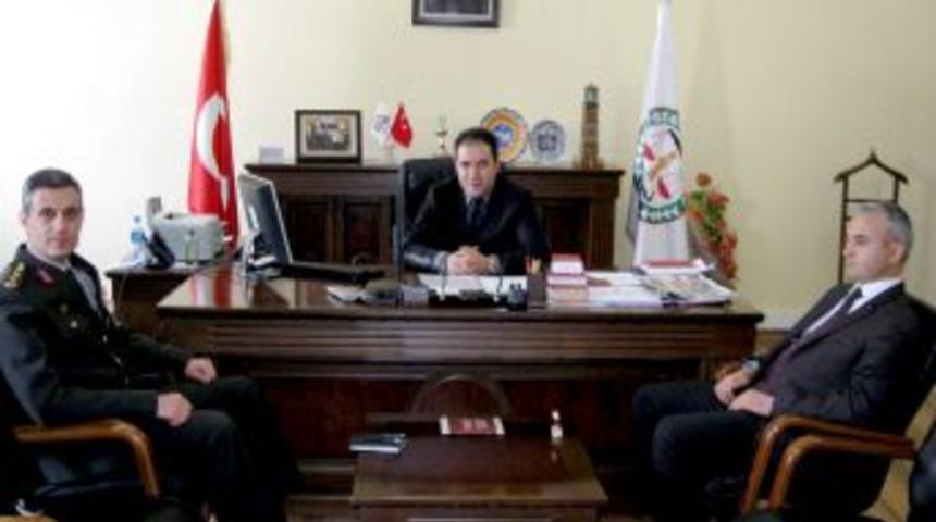 İl Jandarma Komutanı Yal&ccedil;ınkaya&rsquo;dan Baro Başkanı İbiş&rsquo;e ziyaret