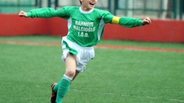 Bursasporlu minikler finalde