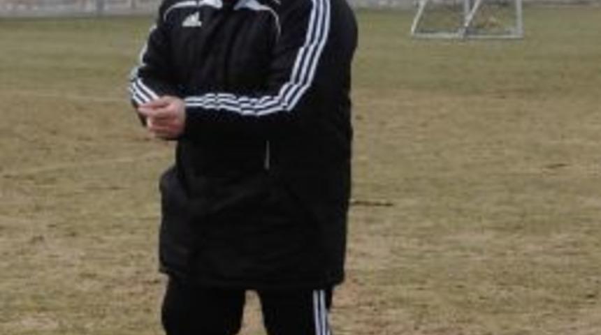 Sivassopr Teknik Direkt&ouml;r&uuml; Rıza &Ccedil;alımbay, hakemleri su&ccedil;ladı