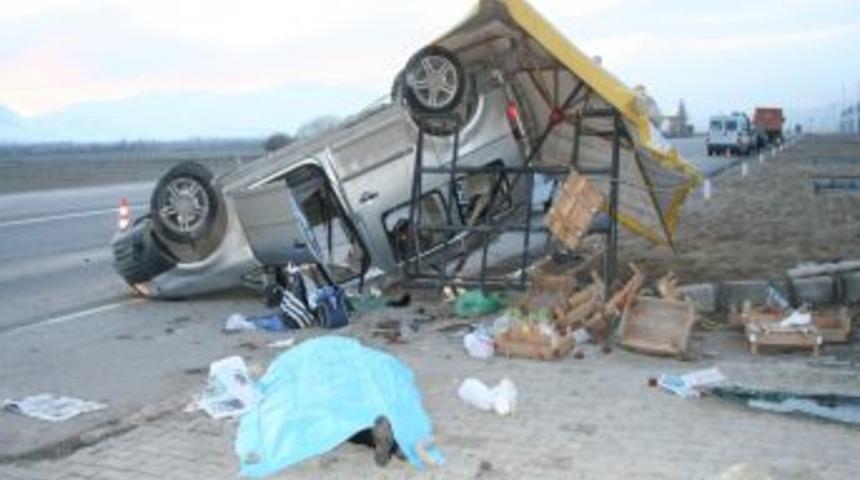 AK Parti İl Başkanı'nın kullandığı otomobil kaza yaptı: 1 ölü 2 yaralı