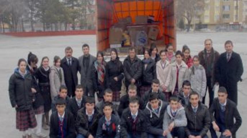 Kardeş okula yardım eli uzattılar