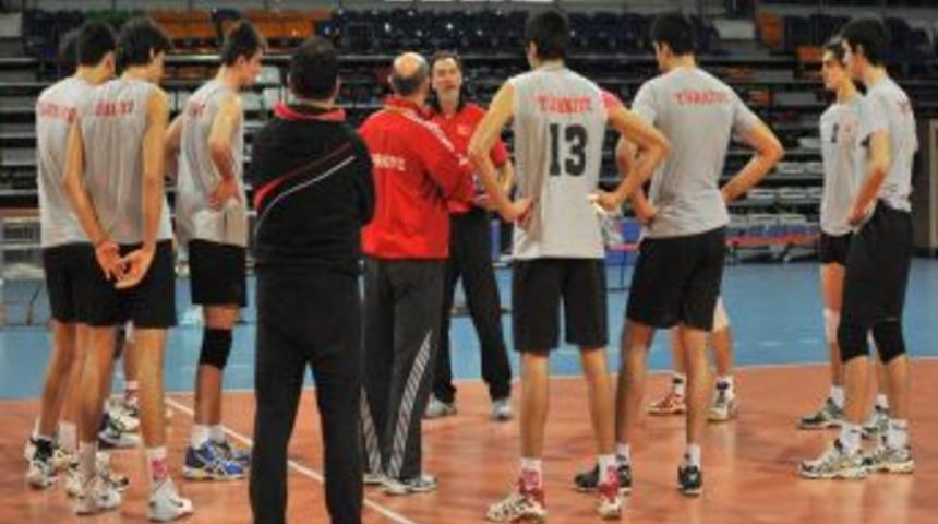 Gen&ccedil; Erkekler kampa giriyor