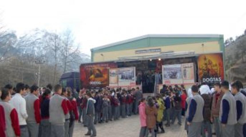 &Ccedil;anakkale gezici m&uuml;zesine Pozantılılar b&uuml;y&uuml;k ilgi g&ouml;sterdi