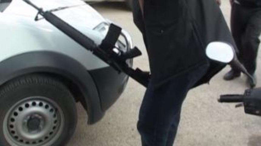 İP İl&ccedil;e Başkanı, bacağından vuruldu