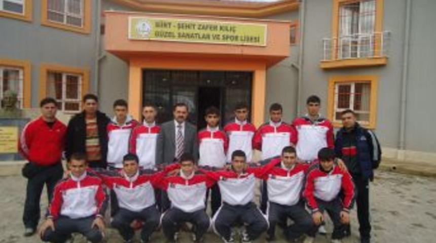 Siirtli gen&ccedil;ler FUTSAL&rsquo;da b&ouml;lge birinicisi oldu