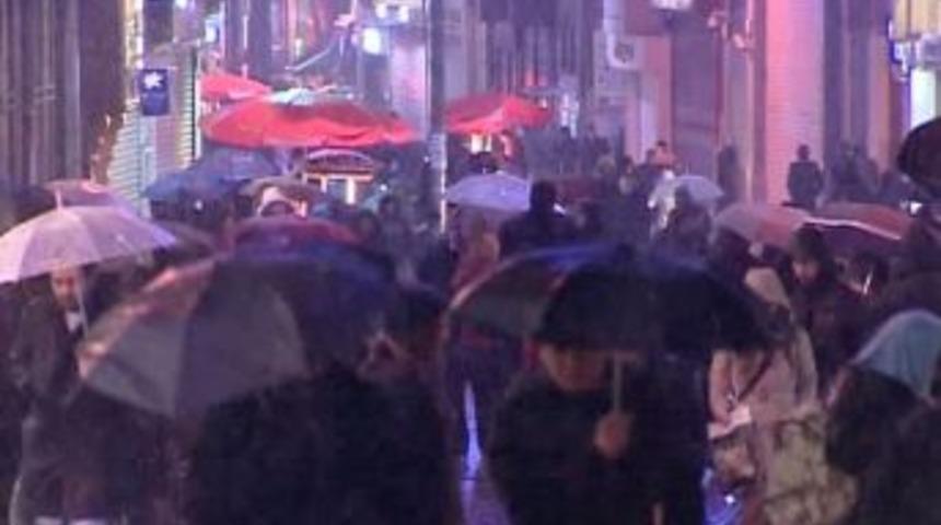 Kar İstanbul&rsquo;a geri d&ouml;nd&uuml;