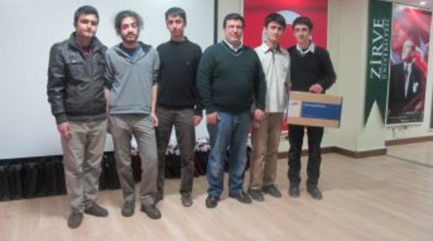 Temsili YGS‘de başarılı olan öğrencilere dizüstü bilgisayar
